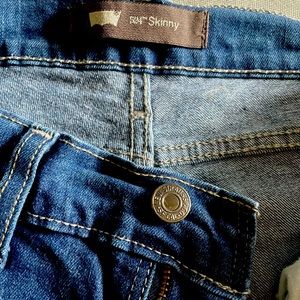 Levi’s 524 Skinny jeans, Size 9
